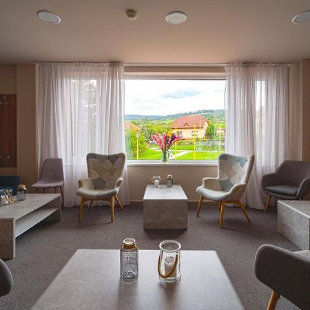 Hotel Arena Brumov Екстериор снимка