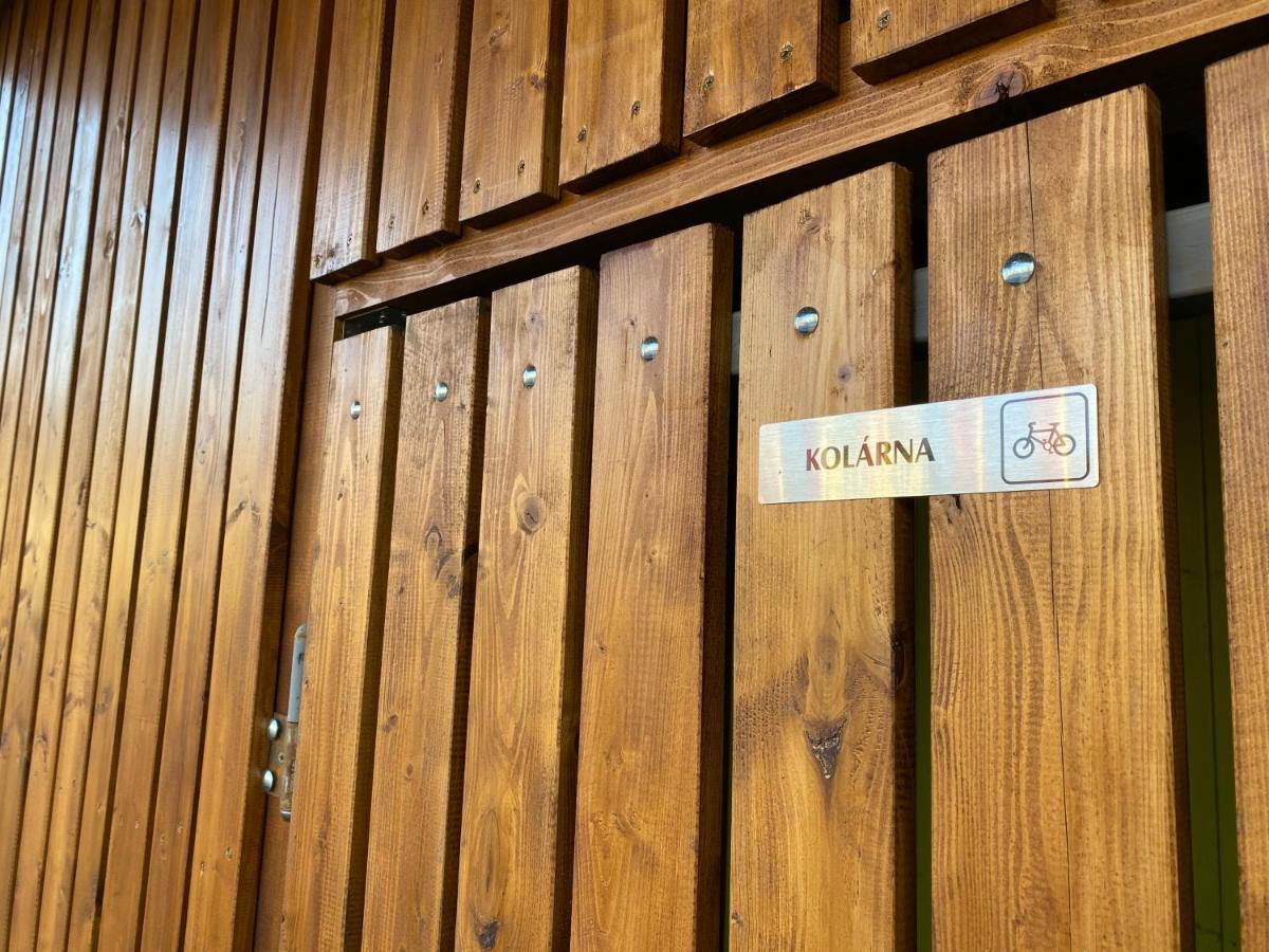 Hotel Arena Brumov Екстериор снимка