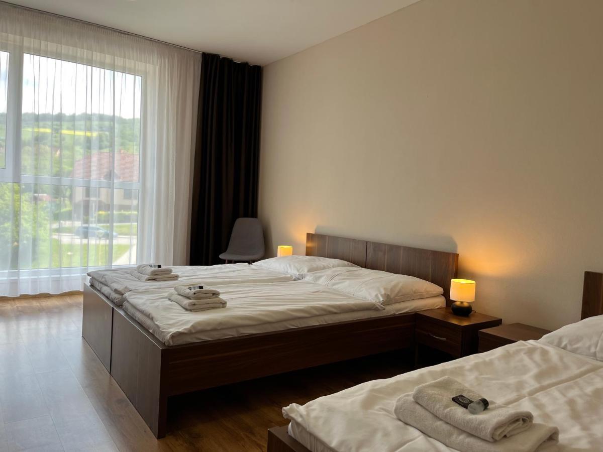 Hotel Arena Brumov Екстериор снимка