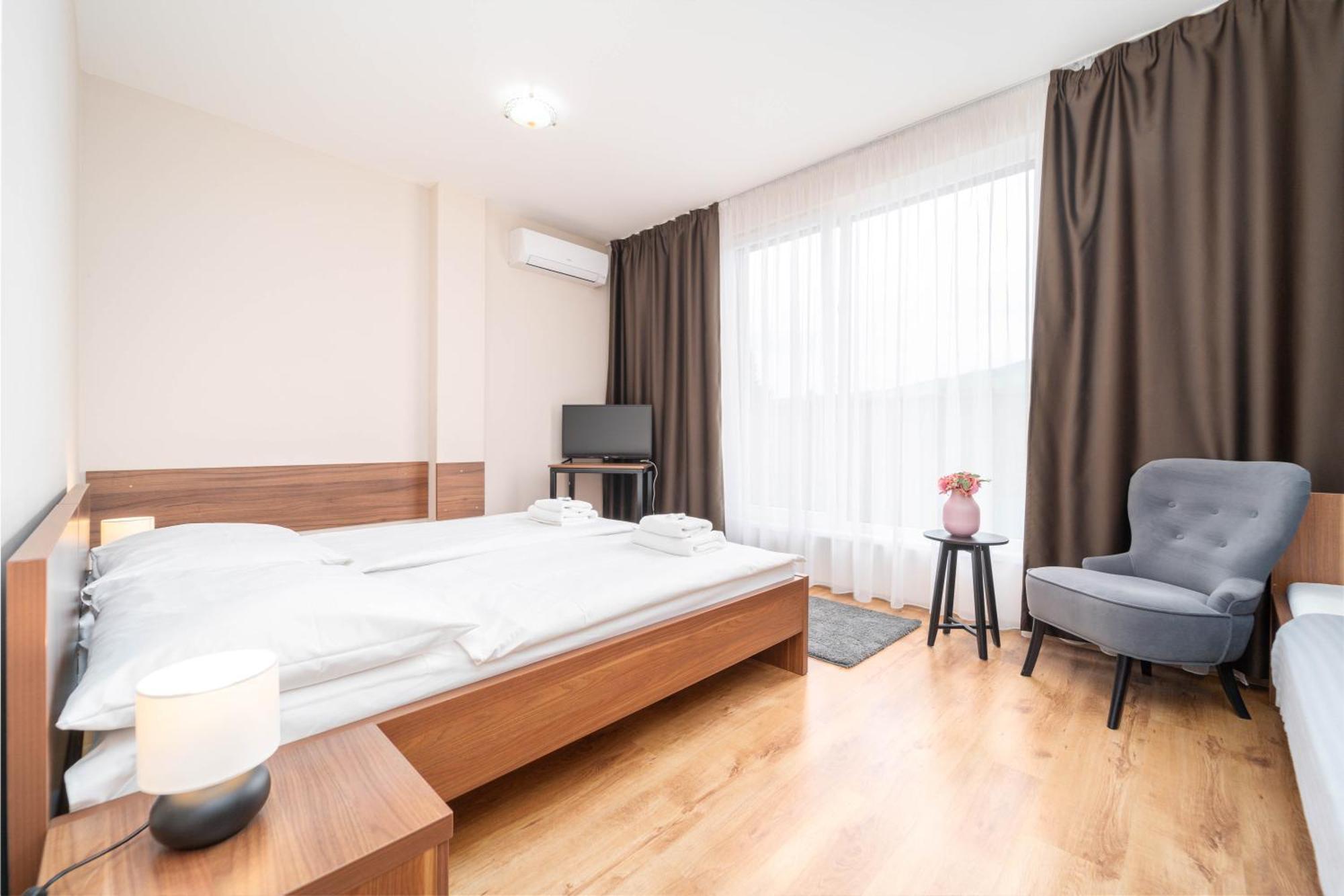 Hotel Arena Brumov Екстериор снимка