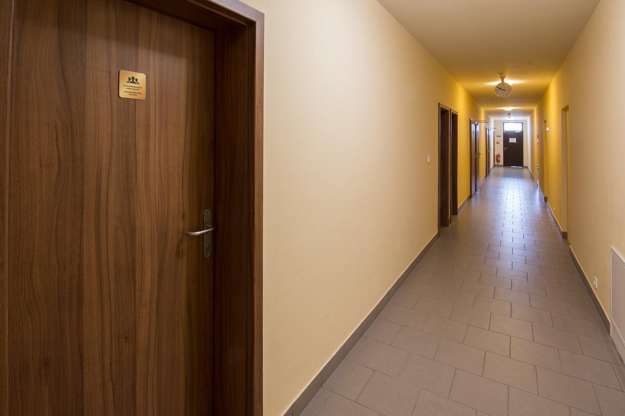 Hotel Arena Brumov Екстериор снимка