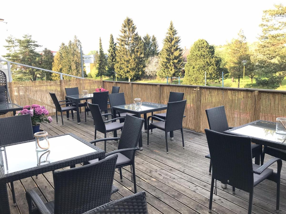 Hotel Arena Brumov Екстериор снимка
