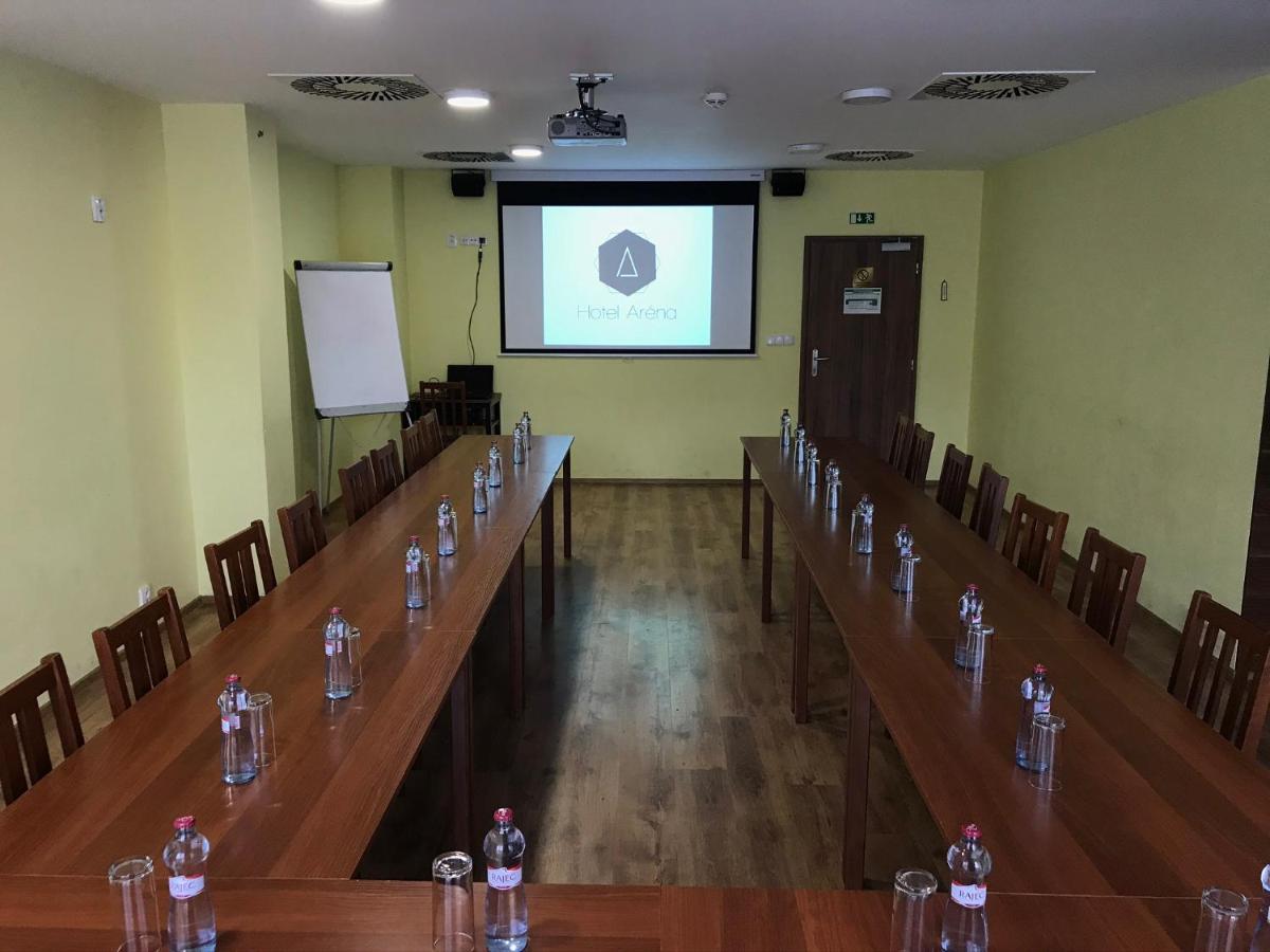 Hotel Arena Brumov Екстериор снимка